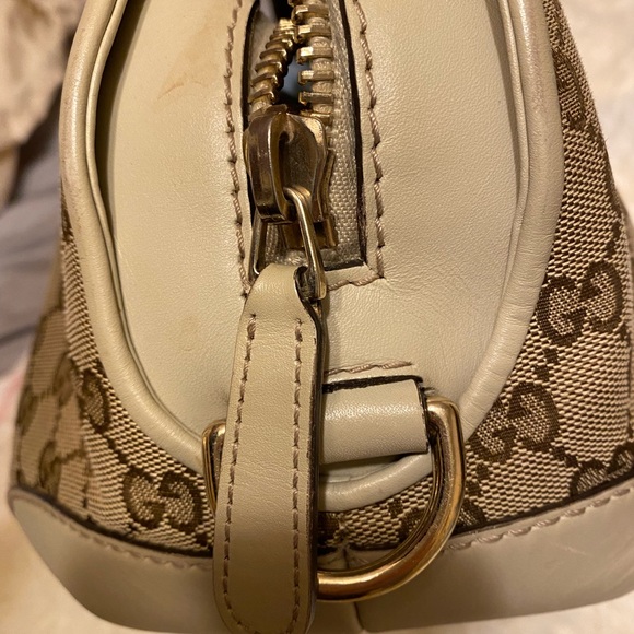 SALE. Authentic Gucci in amazing condition ❤️💕💜 - Picture 13 of 14